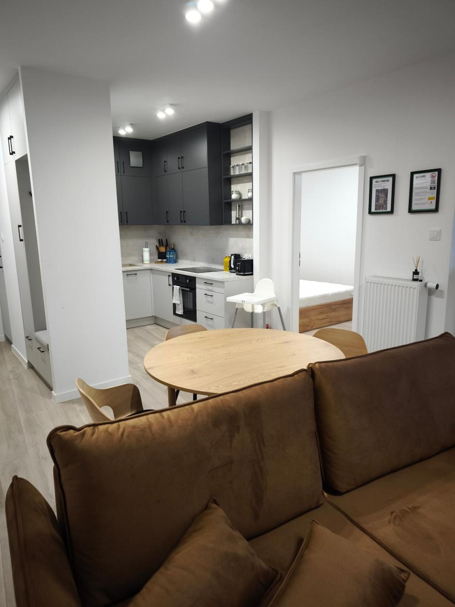 Kameralny Nowy Apartament W Centrum Miasta, Duzy Parking, Fv, Luksusowo Wyposazony, Ps5, Balkon, Klimatyzacja, Taras, Winda, Wyposazona Kuchnia Starogard Gdański Exteriér fotografie