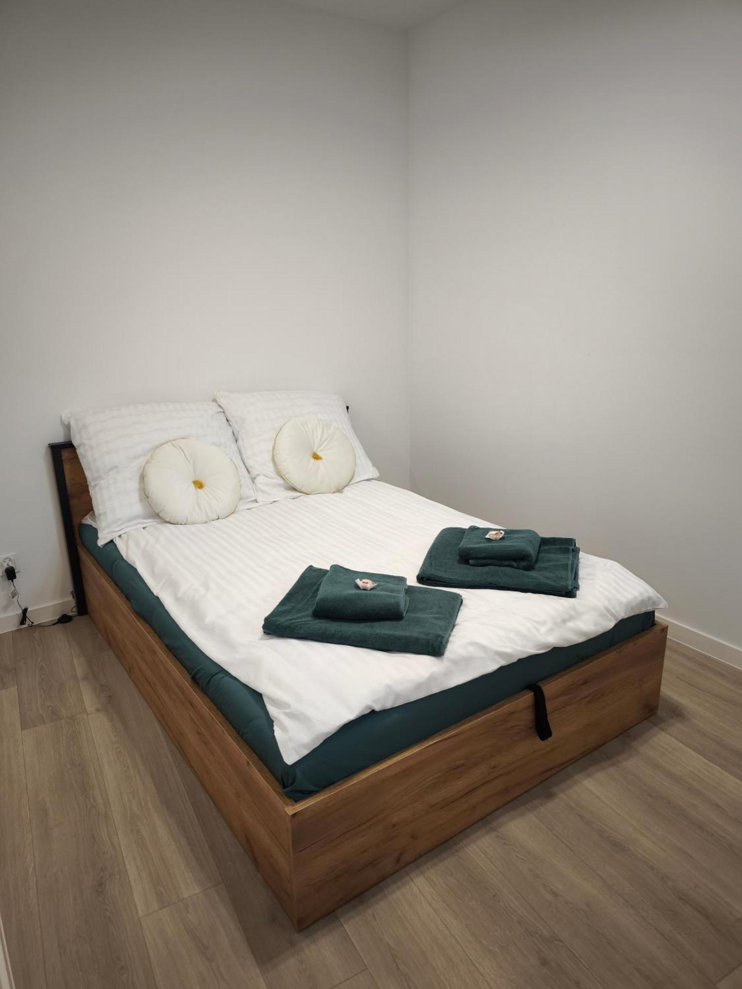 Kameralny Nowy Apartament W Centrum Miasta, Duzy Parking, Fv, Luksusowo Wyposazony, Ps5, Balkon, Klimatyzacja, Taras, Winda, Wyposazona Kuchnia Starogard Gdański Exteriér fotografie